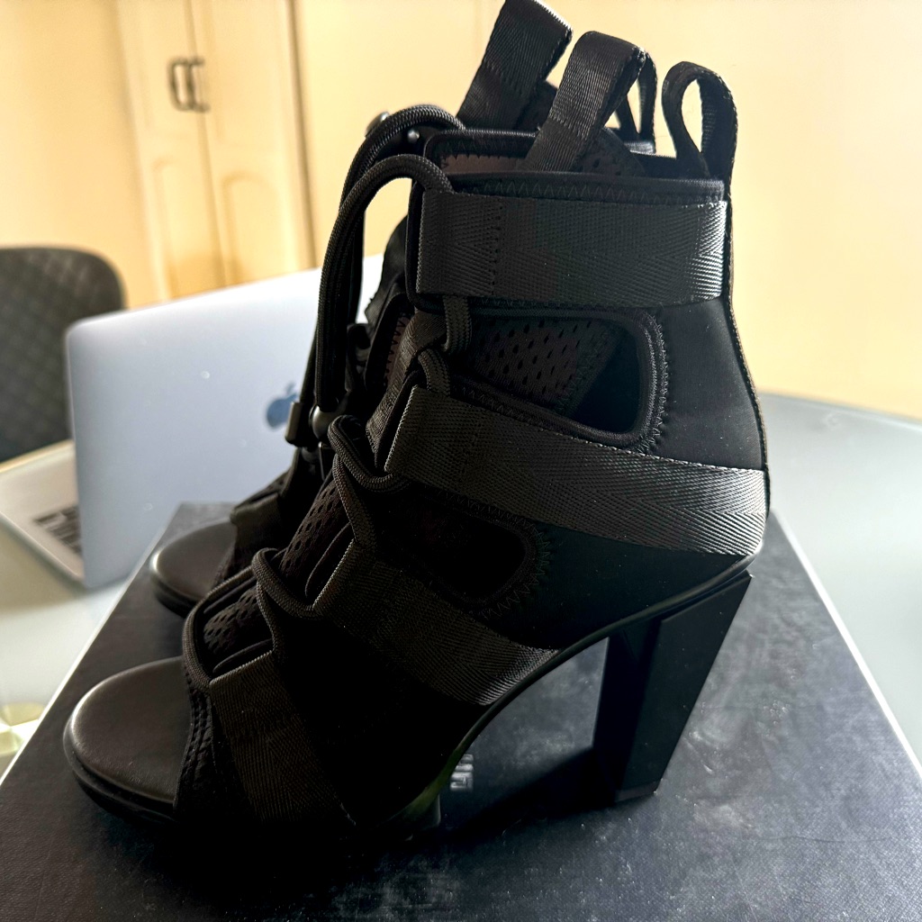 United Nude- Lev Nomad Hi Black-Bnib Size 38 And 39